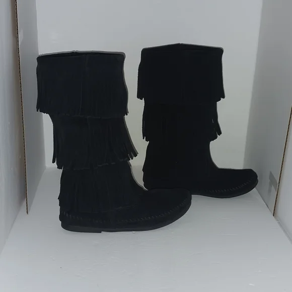 Minnetonka Black Suede Fringe Moccasin Pull-On Boots - US 8 - EUC - Picture 1 of 9